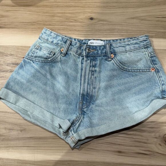 Zara Blue Denim Cuffed Jean Short Women’s 4 - Picture 1 of 4